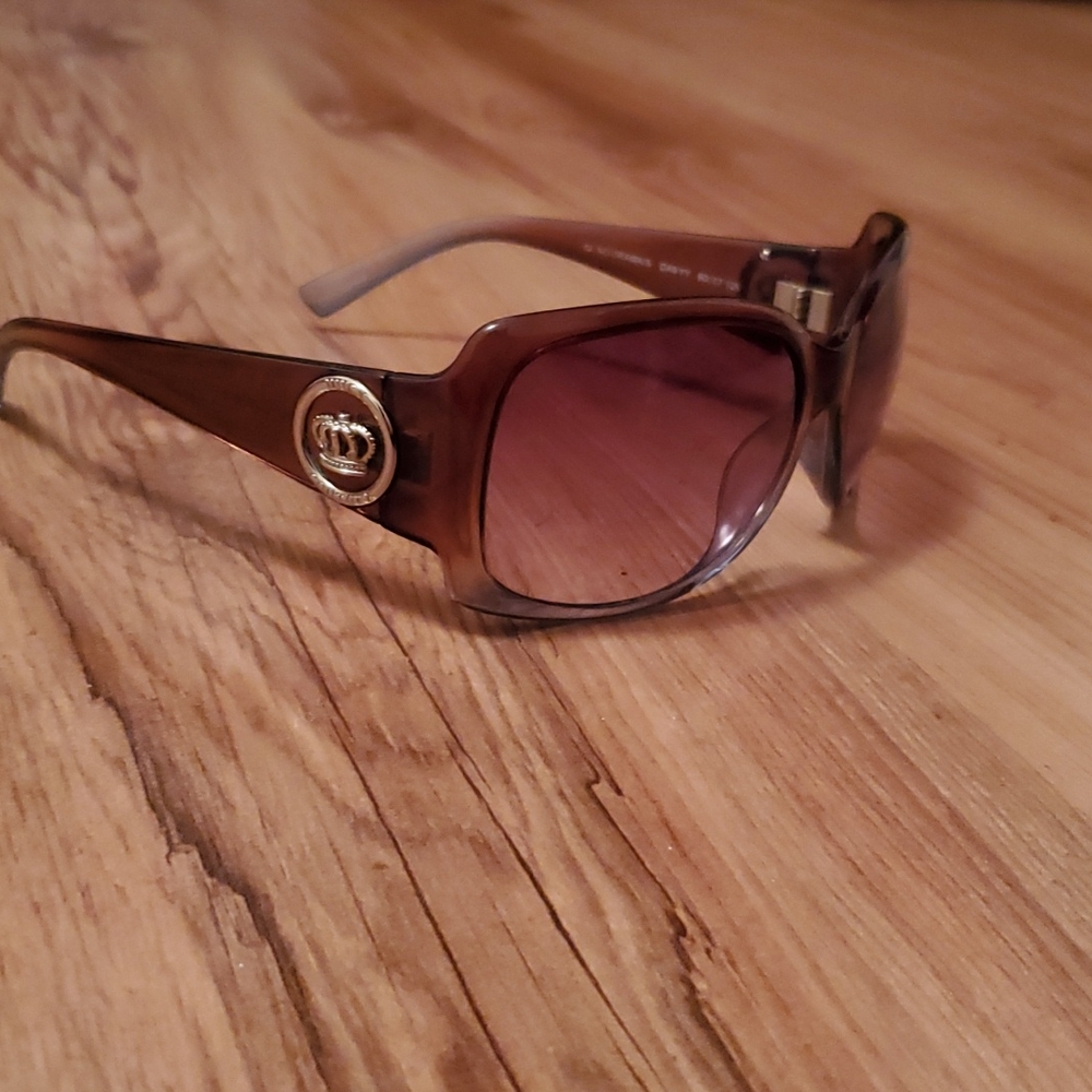 Juicy sunglass frame
